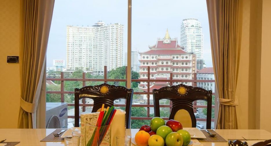 For rent 3 bedrooms condo in Yan Nawa, Bangkok