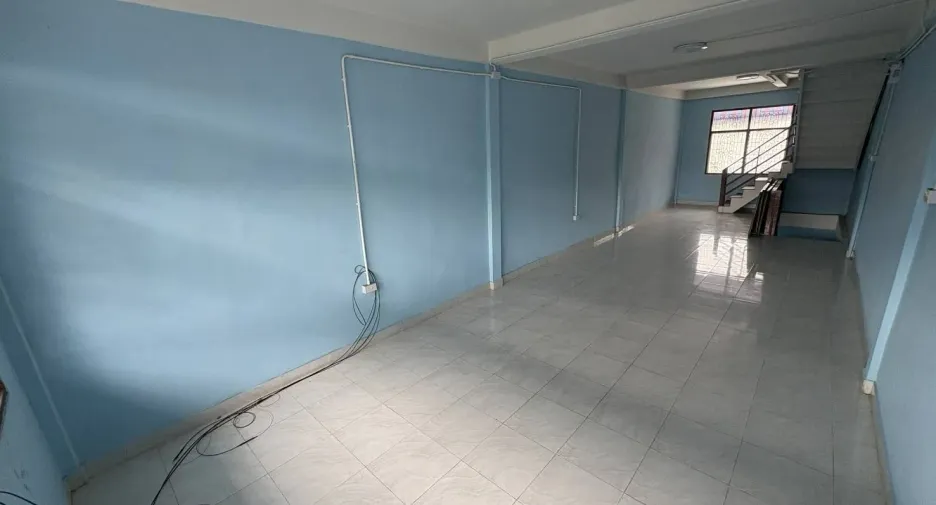 For rent retail Space in Huai Khwang, Bangkok