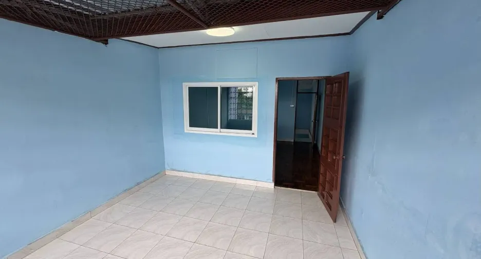 For rent retail Space in Huai Khwang, Bangkok