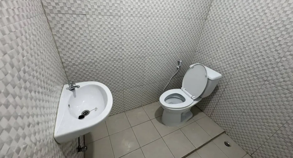 For rent retail Space in Huai Khwang, Bangkok