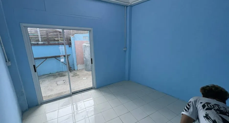 For rent retail Space in Huai Khwang, Bangkok