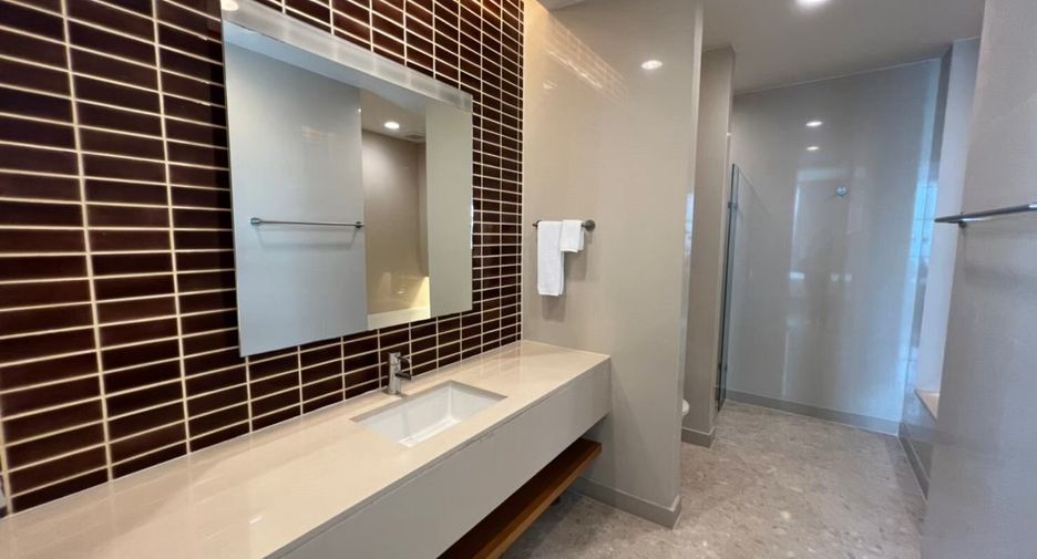 Condo en alquiler de 2 habitaciones en Bang Kho Laem, Bangkok