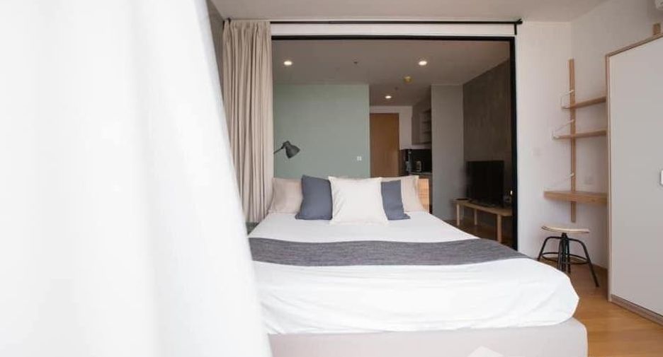 For rent studio condo in Sathon, Bangkok