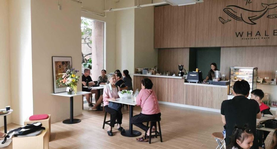 For rent 3 bedrooms condo in Khlong Toei, Bangkok