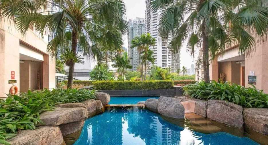 For rent 3 bedrooms condo in Khlong Toei, Bangkok