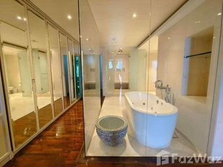 Condo en alquiler de 2 habitaciones en Bang Rak, Bangkok