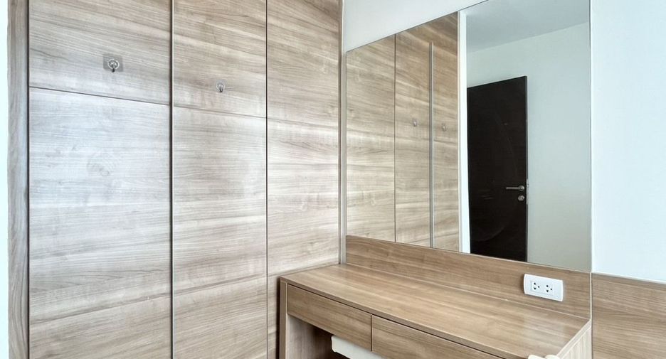 For rent 2 bedrooms condo in Sathon, Bangkok