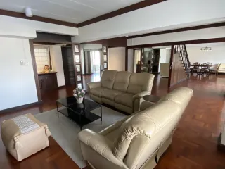 Condo en alquiler de 3 habitaciones en Watthana, Bangkok