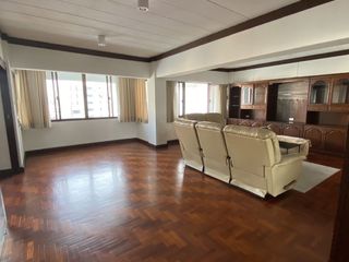Condo en alquiler de 3 habitaciones en Watthana, Bangkok