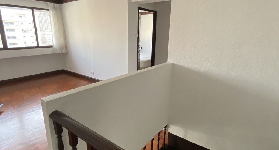 Condo en alquiler de 3 habitaciones en Watthana, Bangkok