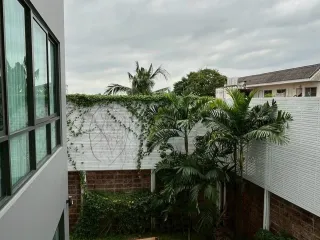 Casa en alquiler de 4 habitaciones en Phra Khanong, Bangkok