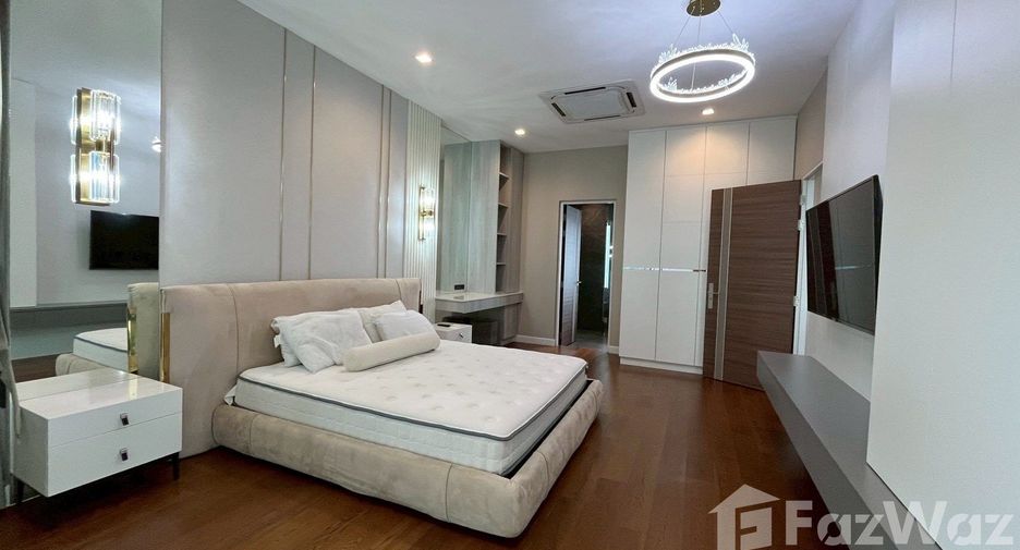 出租 4 卧室 独立屋 在 Phra Khanong, 曼谷