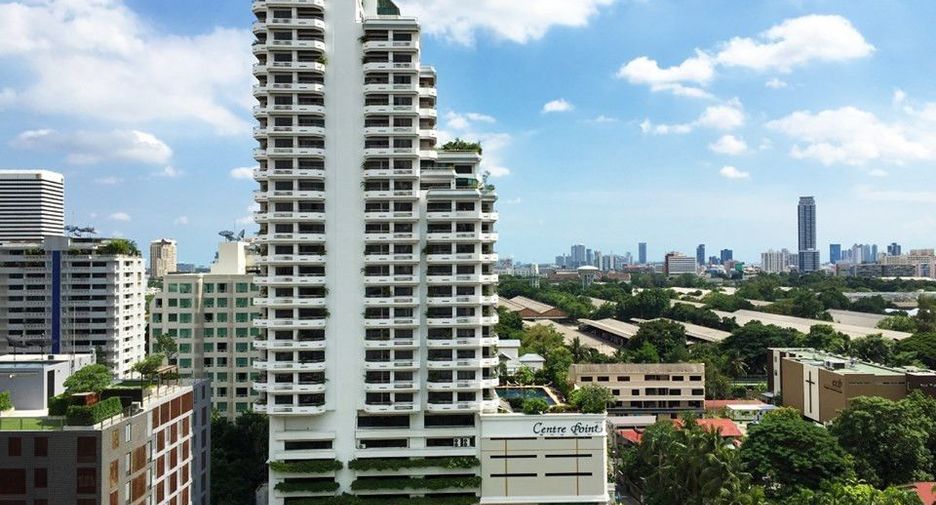 For rent 2 bedrooms condo in Khlong Toei, Bangkok