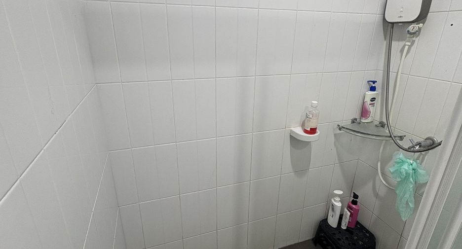For rent 3 bedrooms townhouse in Min Buri, Bangkok
