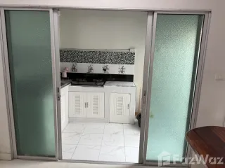 出租 3 卧室 联排别墅 在 Min Buri, 曼谷