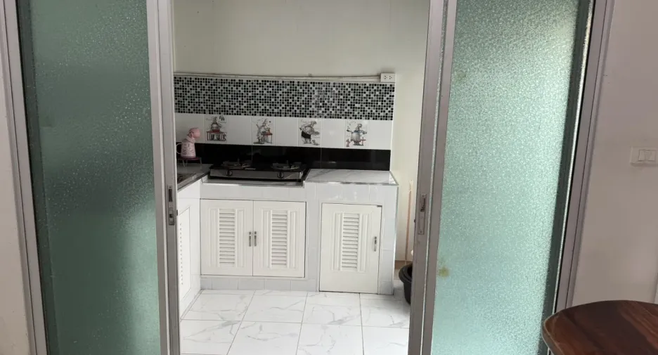 For rent 3 bedrooms townhouse in Min Buri, Bangkok