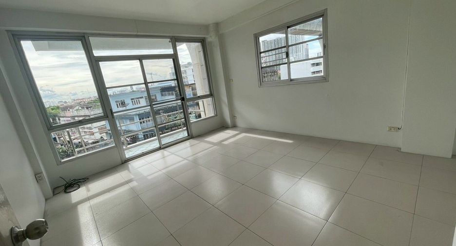 For rent 4 bedrooms retail Space in Bang Sue, Bangkok