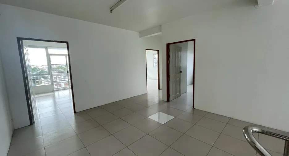 For rent 4 bedrooms retail Space in Bang Sue, Bangkok