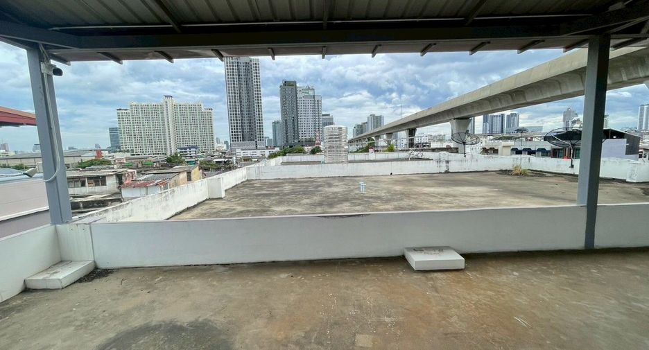 For rent 4 bedrooms retail Space in Bang Sue, Bangkok