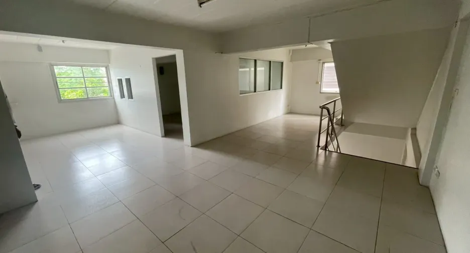 For rent 4 bedrooms retail Space in Bang Sue, Bangkok
