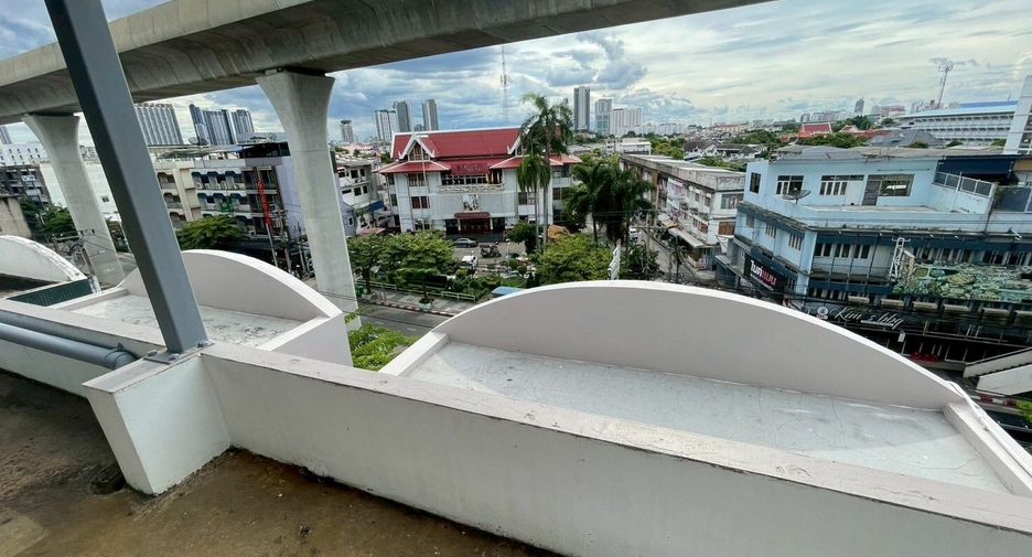 For rent 4 bedrooms retail Space in Bang Sue, Bangkok