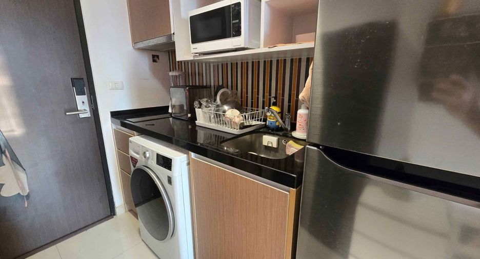 For rent 2 bedrooms condo in Phra Khanong, Bangkok
