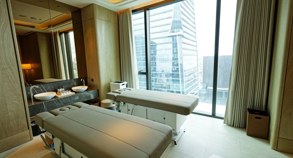 For rent 2 bedrooms condo in Sathon, Bangkok