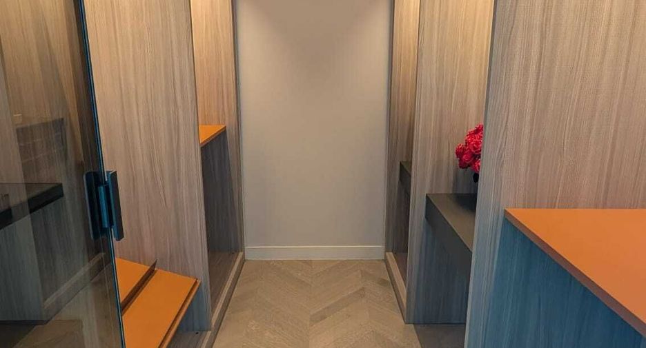 For rent 2 bedrooms condo in Sathon, Bangkok