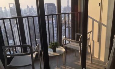 Condo en alquiler de 1 habitaciones en Khlong Toei, Bangkok