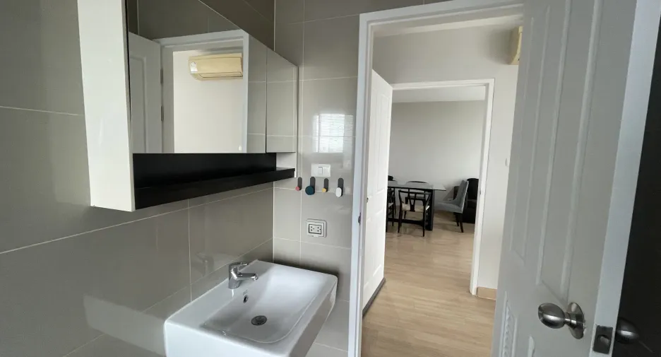 For rent 2 bedrooms condo in Chatuchak, Bangkok