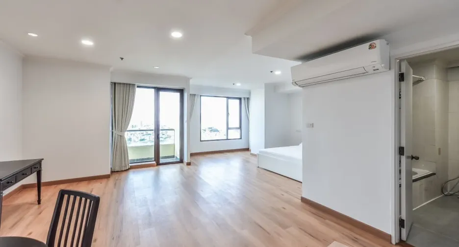 À louer studio condo à Khlong San, Bangkok