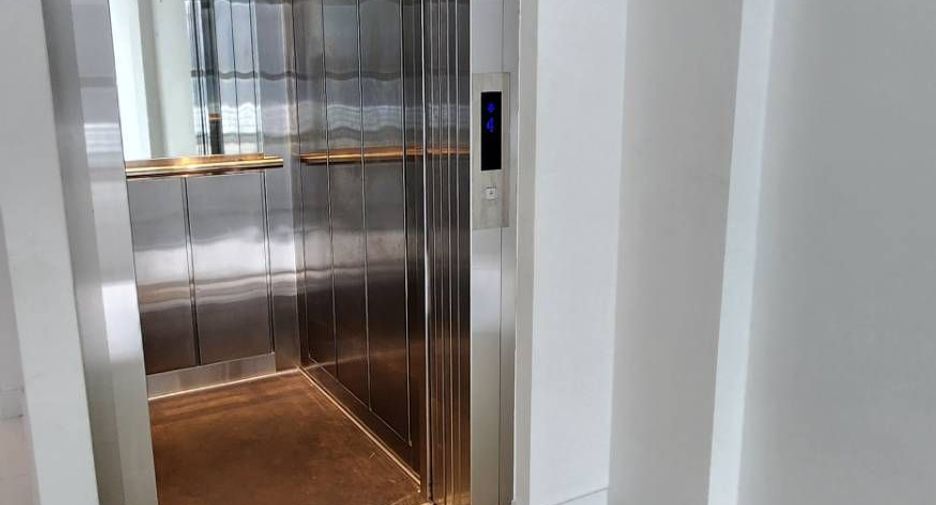 For rent 3 bedrooms retail Space in Prawet, Bangkok
