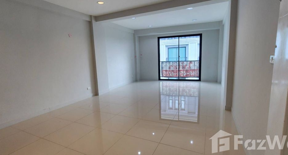 For rent 3 bedrooms retail Space in Prawet, Bangkok
