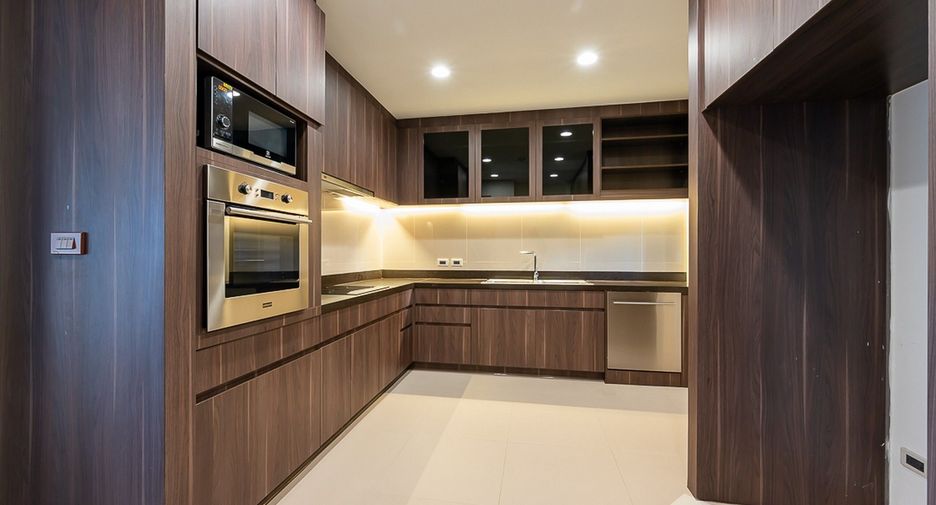 For rent 4 bedrooms condo in Suan Luang, Bangkok