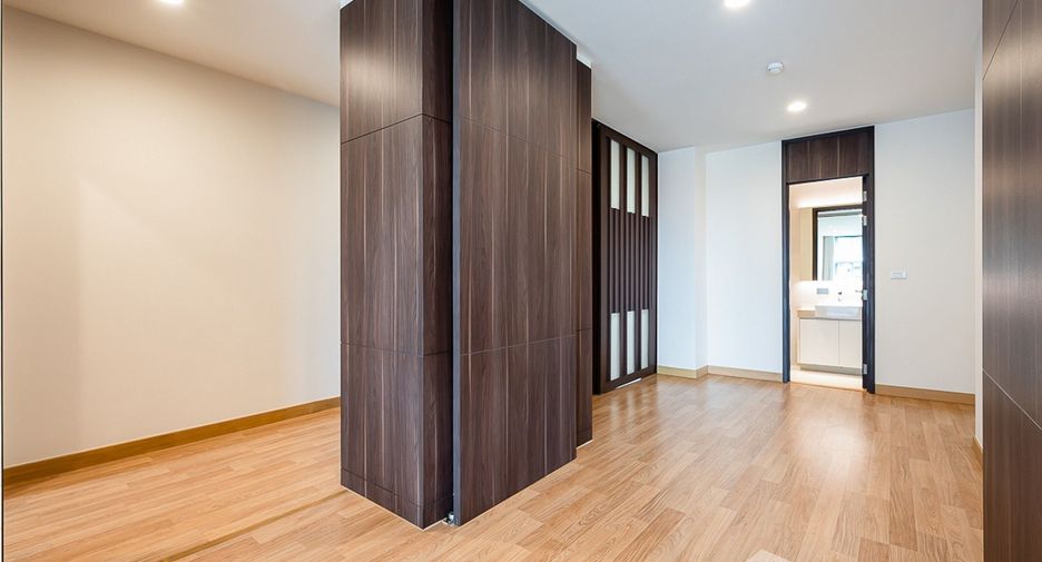 For rent 4 bedrooms condo in Suan Luang, Bangkok