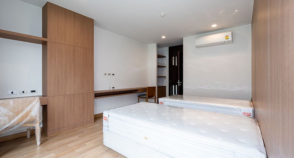 For rent 4 bedrooms condo in Suan Luang, Bangkok
