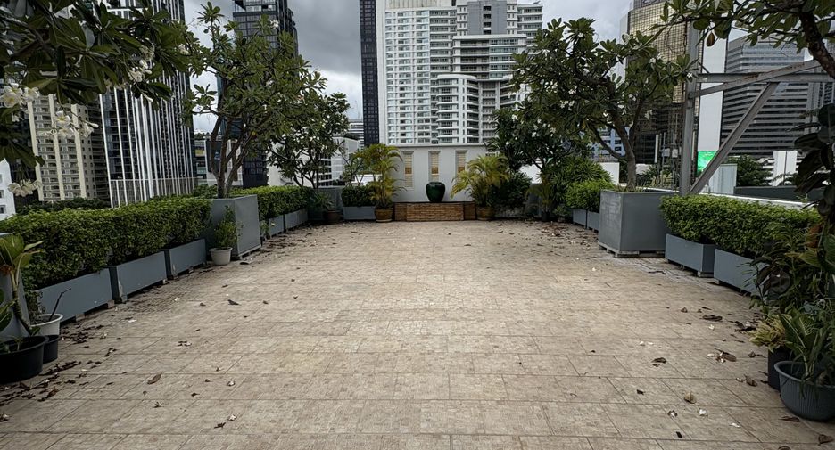 For rent 4 ベッドルーム condo in Watthana, Bangkok