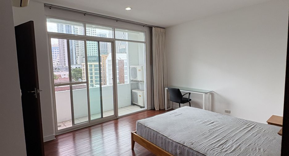 For rent 4 ベッドルーム condo in Watthana, Bangkok