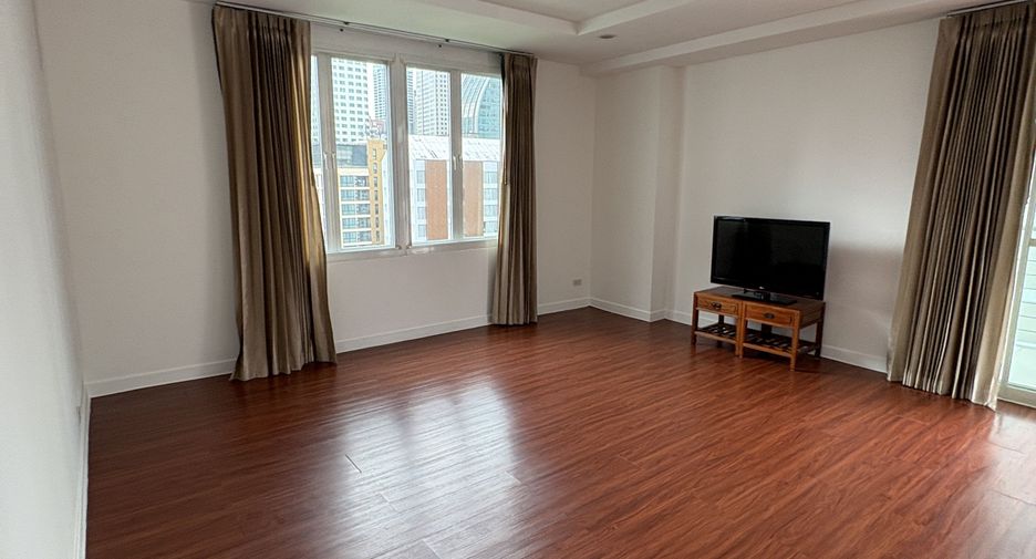 For rent 4 ベッドルーム condo in Watthana, Bangkok