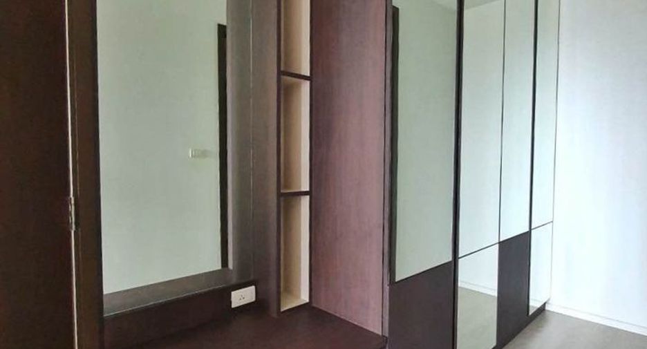 For rent 2 bedrooms condo in Sathon, Bangkok