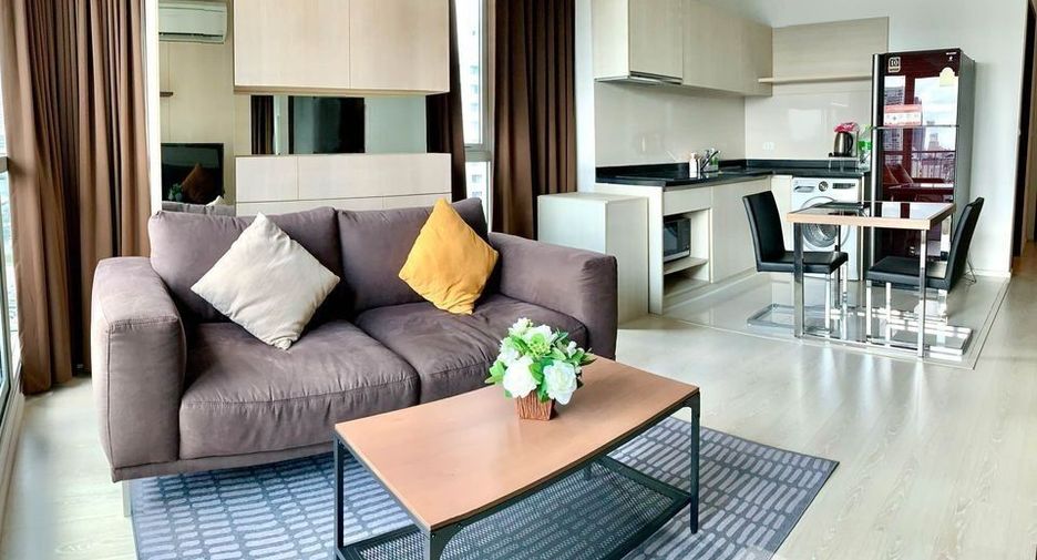 For rent 2 bedrooms condo in Sathon, Bangkok