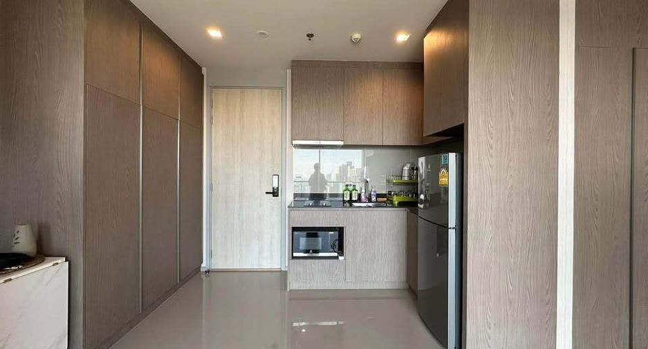 For rent 2 bedrooms condo in Phaya Thai, Bangkok