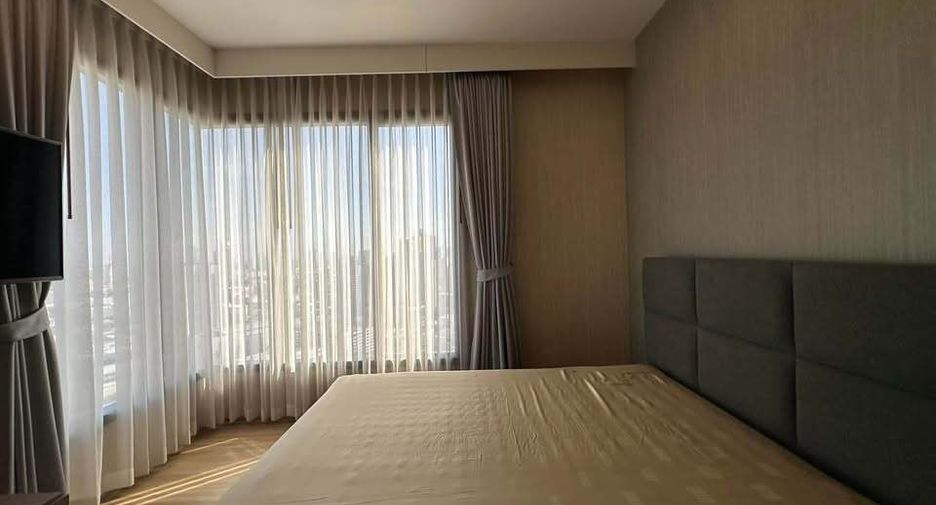 For rent 2 bedrooms condo in Phaya Thai, Bangkok