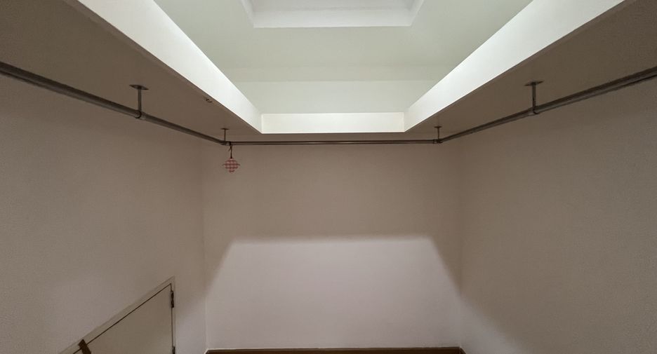 Wohnung zur Miete mit 3 Zimmer in Watthana, Bangkok