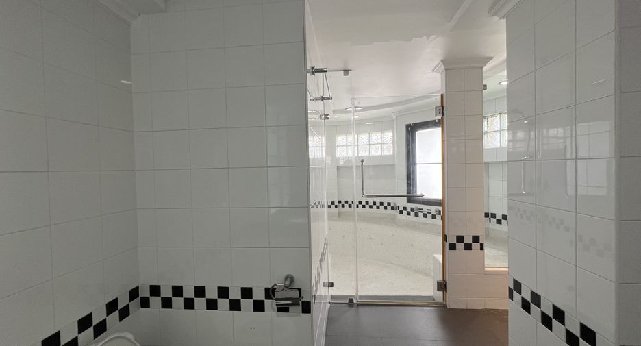 Wohnung zur Miete mit 3 Zimmer in Watthana, Bangkok
