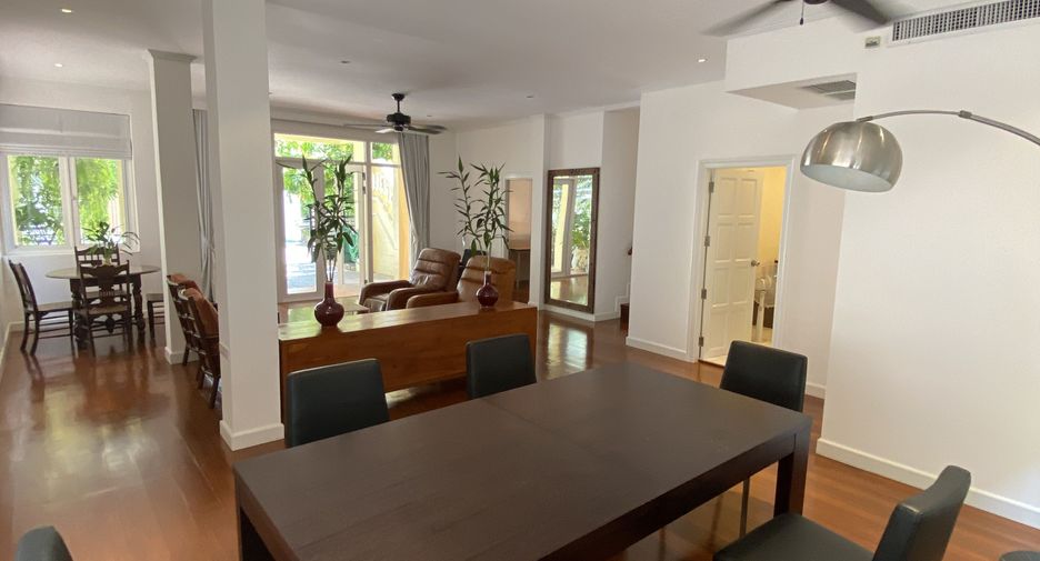 Casa en alquiler de 3 habitaciones en Watthana, Bangkok