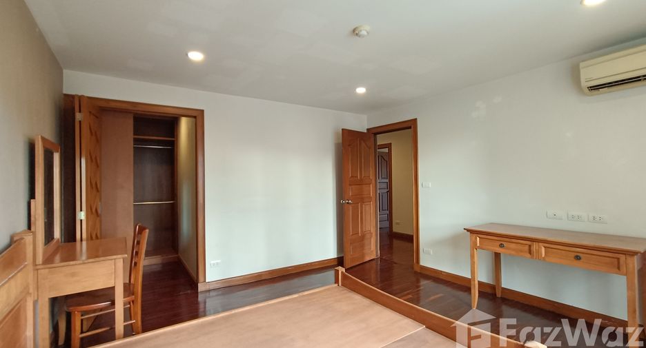 For rent 3 bedrooms apartment in Pathum Wan, Bangkok