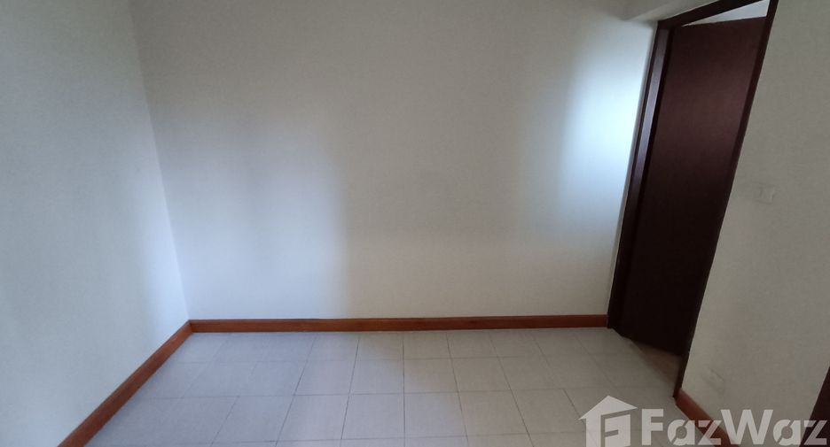 For rent 3 bedrooms apartment in Pathum Wan, Bangkok