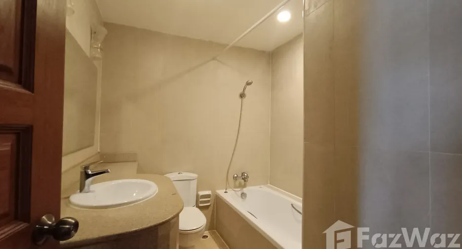 For rent 3 bedrooms apartment in Pathum Wan, Bangkok