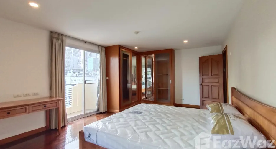 For rent 3 bedrooms apartment in Pathum Wan, Bangkok